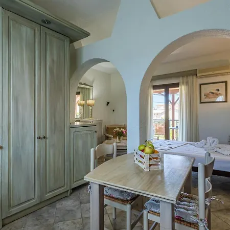 Niriides Apartment *