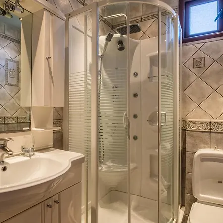 Niriides Apartment *