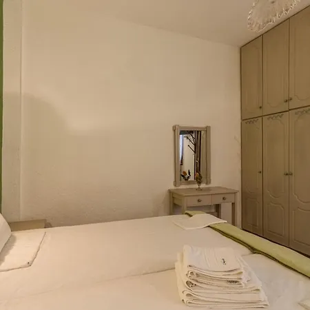 Niriides Apartment Stoupa