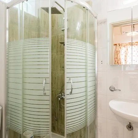 Apartman Niriides Sztúpa